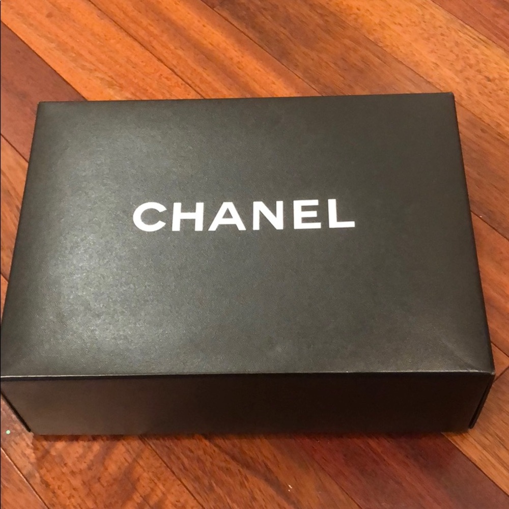 Chanel gift box